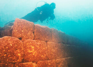 Castillo de 3000 años Encontrado en Lago en Turquía